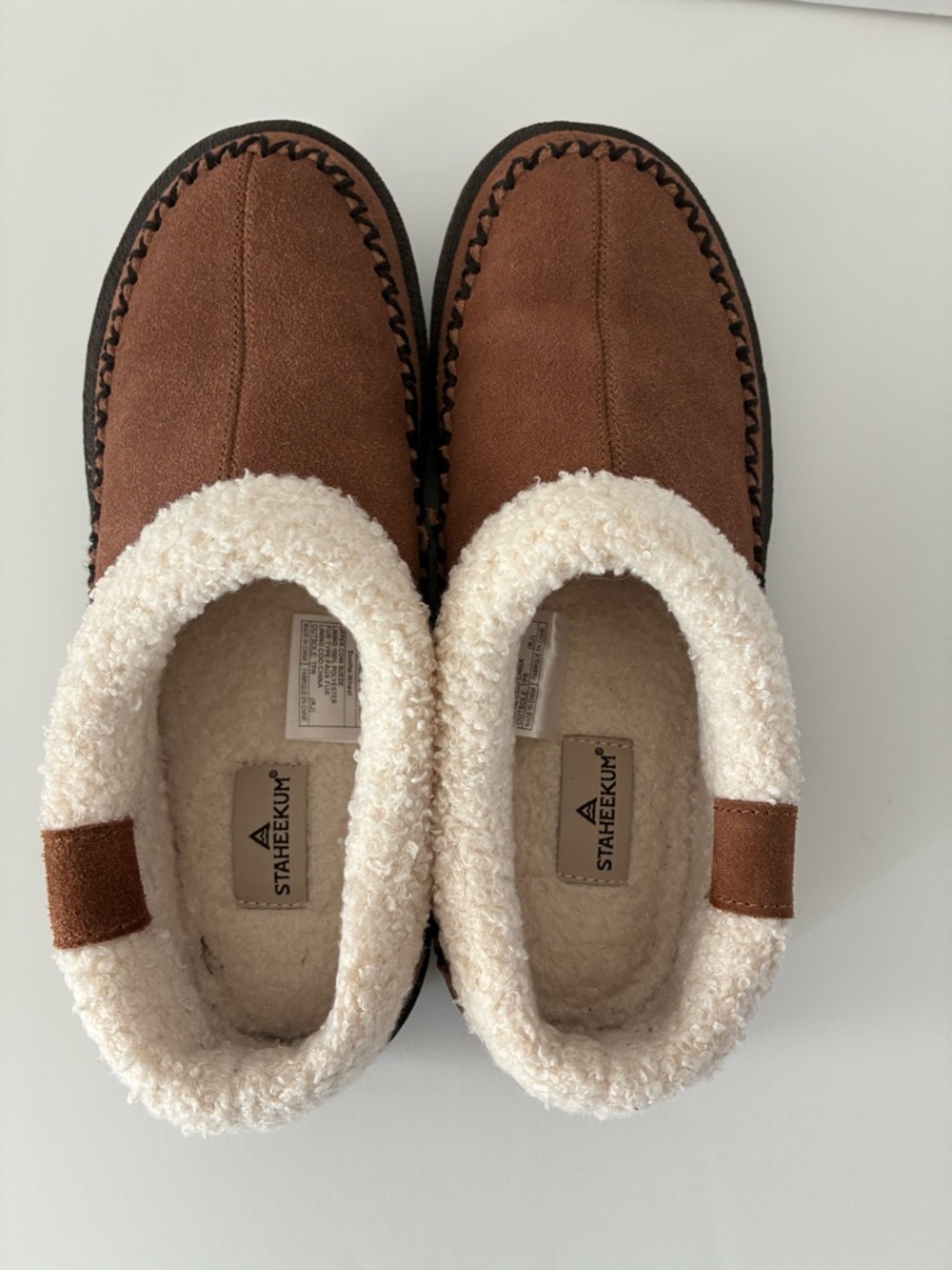 Staheekum Soothe Slipper size 9 - EUC
Brown Suede - Picture 7 of 8